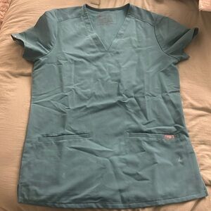 Figs 2 pocket v neck scrub top